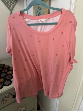 Olive & Oak Pink Cherry-Print Scoop Neck Tee